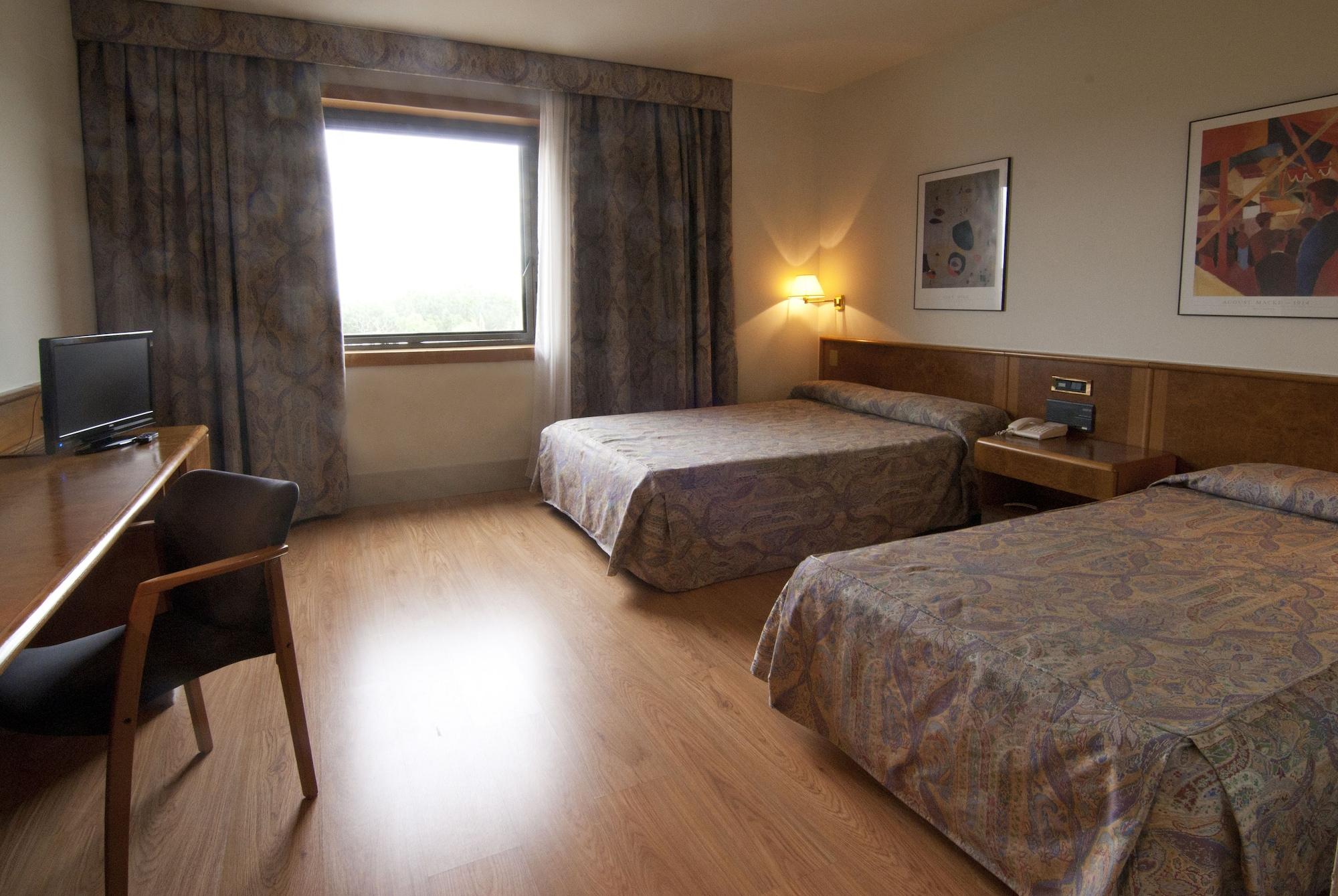 Hotel Domo Vilafranca del Penedes Bagian luar foto