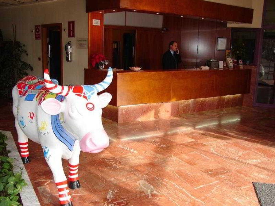 Hotel Domo Vilafranca del Penedes Bagian luar foto