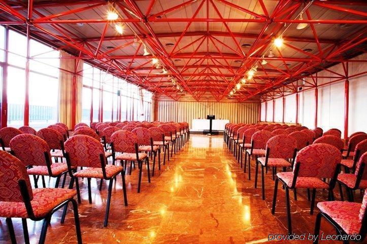 Hotel Domo Vilafranca del Penedes Fasilitas foto
