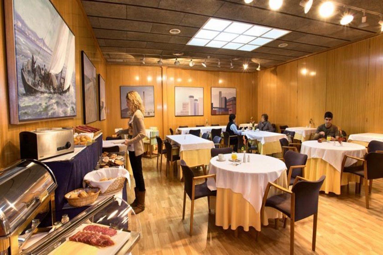 Hotel Domo Vilafranca del Penedes Bagian luar foto