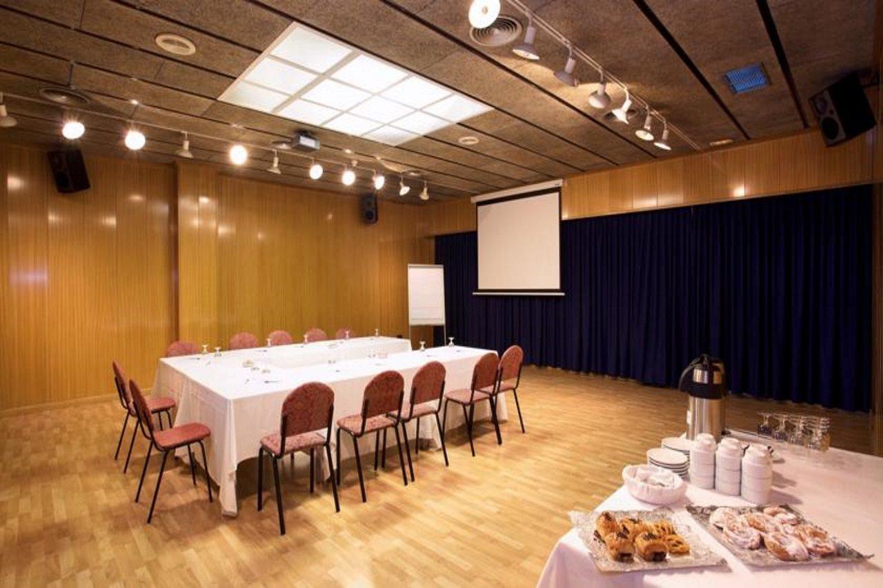 Hotel Domo Vilafranca del Penedes Bagian luar foto