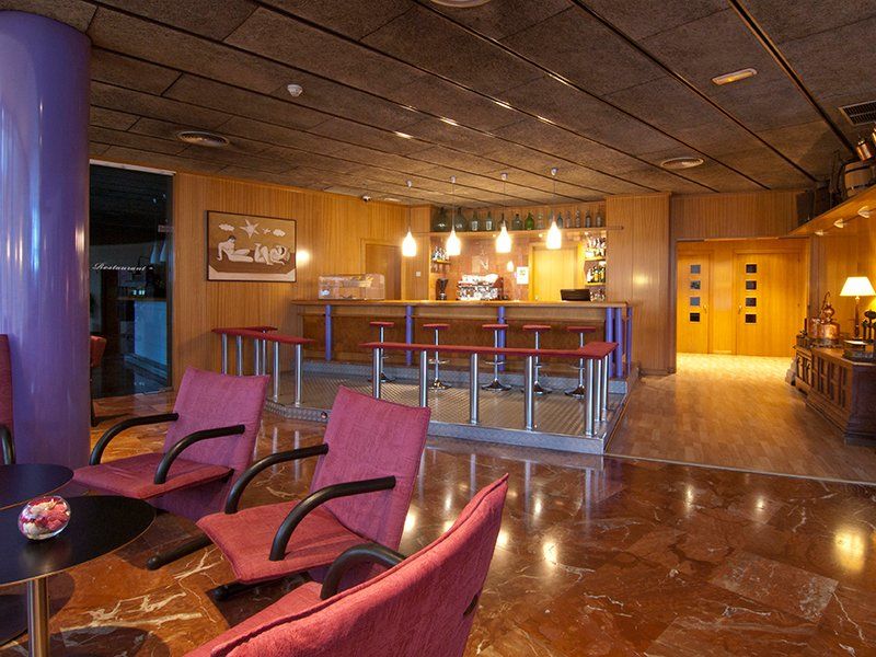 Hotel Domo Vilafranca del Penedes Bagian luar foto