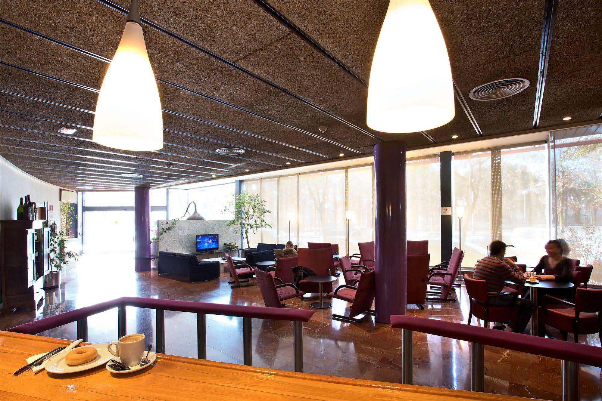 Hotel Domo Vilafranca del Penedes Restoran foto